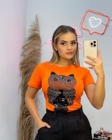 t-shirt-luxo-feminina-com-aplicacao-paete 