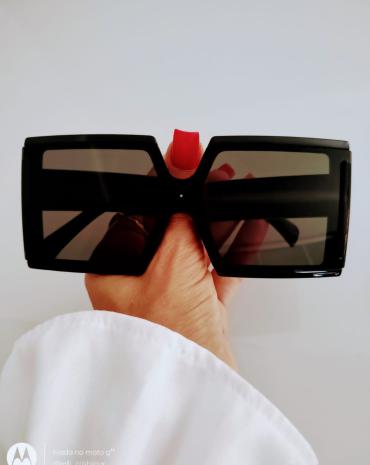 oculos-feminino-grande-preto-atacado-rua-44-goiania 