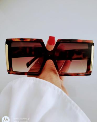 oculos-feminino-modelo-quadrado-atacado-rua-44-goiania 