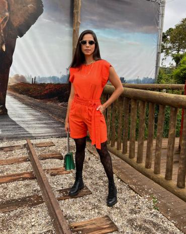 conjunto-feminino-blusa-muscle-tee-e-bermuda-com-cinto-atacado-rua-44-goiania 