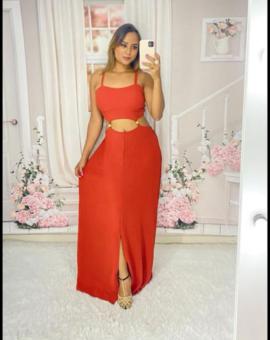 Vestido Longo com Fenda e Recorte na Cintura