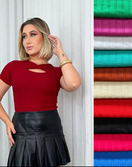 Blusa Canelada Premium Recorte na Frente Manga Curta Lisa