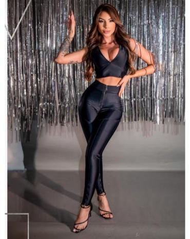 calca-prada-lipo-cintura-alta-preta-com-ziper-atacado-rua-44-goiania 