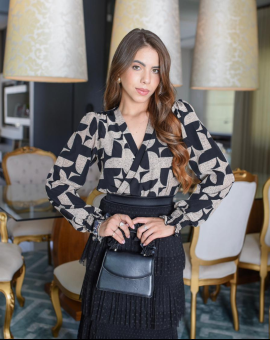 Blusa Transpassada com Manga Longa Estampada