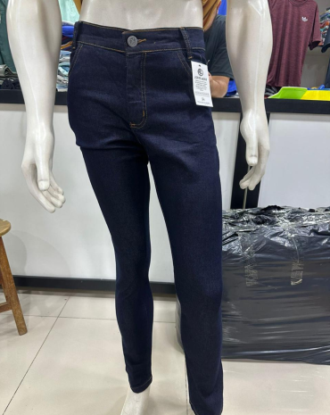calca-jeans-masculina-de-trabalho-escura-atacado-rua-44-goiania 