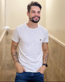 Camiseta Branca Masculina com Textura