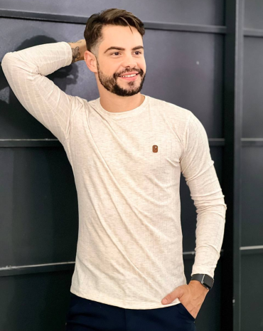 camiseta-manga-longa-masculina-estilosa-atacado-rua-44-goiania 
