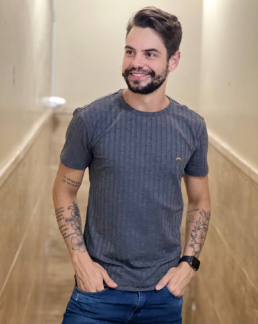 camiseta-masculina-gola-redonda-atacado-rua-44-goiania 