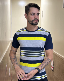 Camiseta Masculina Listrada Gola Redonda