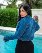 Jaqueta Jeans com Destroyed Atacado na Rua 44 Goiânia