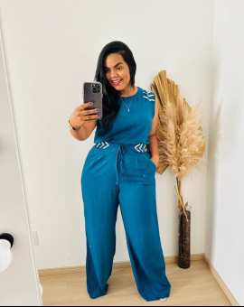 Macacão Plus Size de Festa Pantalona