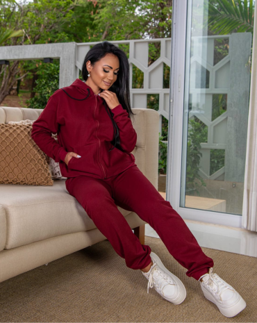 conjunto-moletom-feminino-com-capuz-atacado-rua-44-goiania 