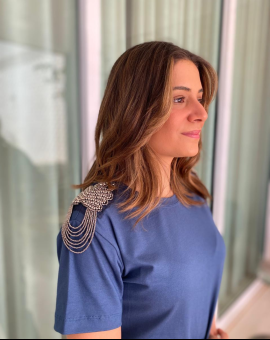 Blusa Manga Curta com Ombreiras