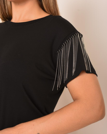 blusa-preta-com-detalhe-no-ombro-atacado-rua-44-goiania 