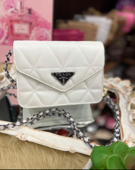 Bolsa de Lado Feminina com Alça de Corrente