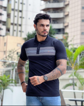 Camisa com Gola Polo Preta