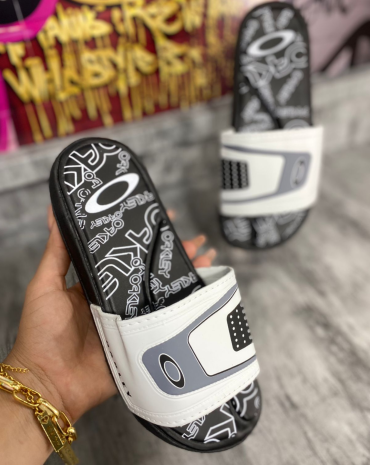 chinelo-slide-oakley-confortavel-atacado-rua-44-goiania 