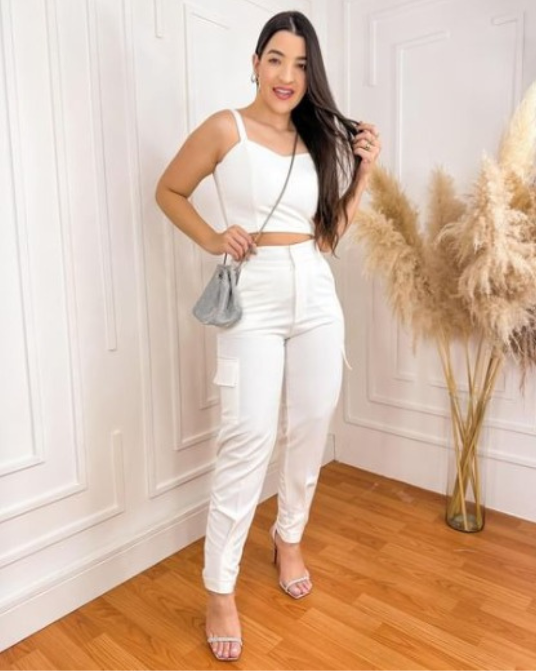 Conjunto Calça Cargo e Cropped Elegante Branco no Atacado.
