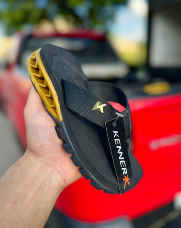 sandalia-kenner-infantil-preta-atacado-rua-44-goiania 