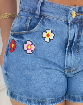 Short Curto Jeans Com Flores