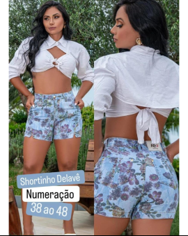 Short Feminino Delavê com Bolsos