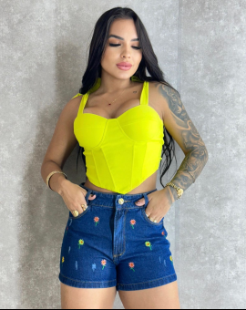 Short Jeans Curto com Girassol Bordado