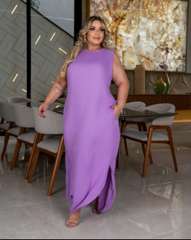 Vestido Plus Size Longo com Bolsos Laterais