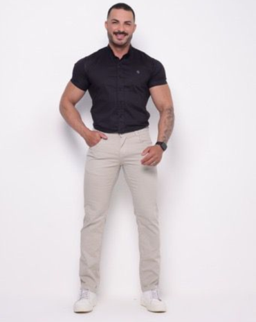 calca-masculina-corte-reto-elegante-atacado-rua-44-goiania 