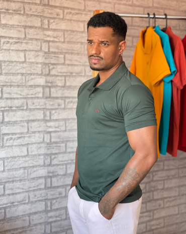 camisa-polo-masculina-verde-militar-atacado-rua-44-goiania 