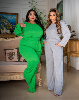 Conjunto Plus Size com Mangas Compridas e Lastex