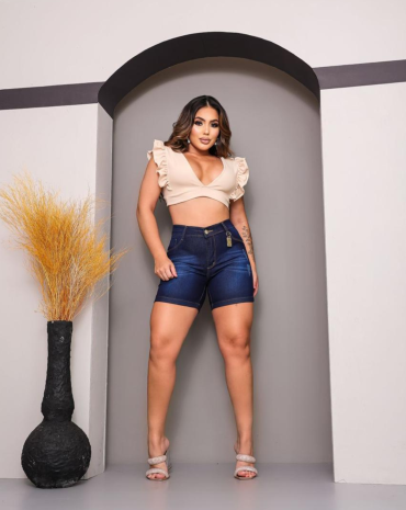 short-meia-coxa-jeans-feminino-levanta-bumbum-atacado-rua-44-goiania 