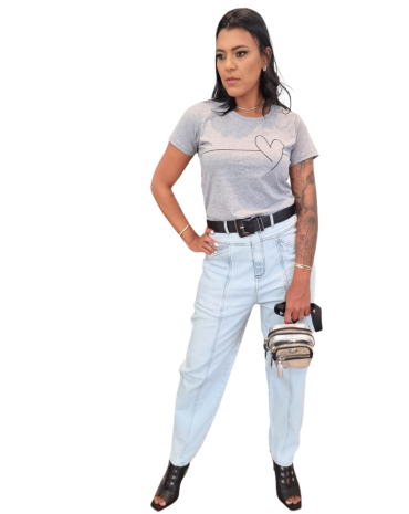 t-shirt-feminina-com-estampa-de-coracao-atacado-rua-44-goiania 