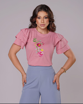 T-Shirt Feminina Bordada a Mão Manga Babado