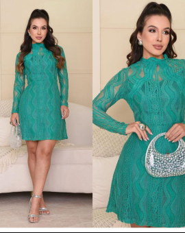 Vestido Curto de Renda Manga Longa Gola Alta