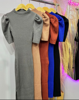 Vestido Curto de Tricô Manga Princesa