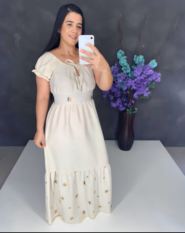 Vestido Longo Bordado na Barra