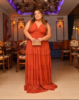 Vestido Plus Size de Festa Longo Decote V