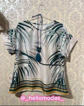 Blusa Estampada com Palmeira