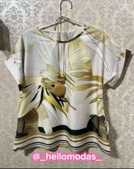 Blusa Gola Canoa com Estampa Tropical