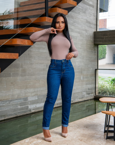 calca-jeans-feminina-cintura-alta-reta-atacado-rua-44-goiania 