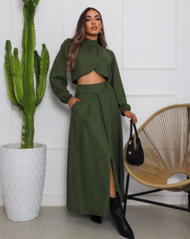 conjunto-feminino-saia-longa-com-fenda-e-cropped-camisa-atacado-rua-44-goiania 