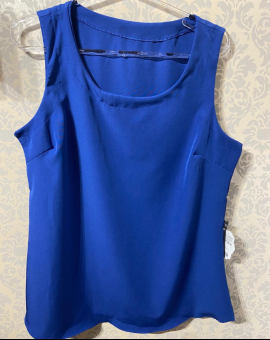 Regata Plus Size Básica Cavadinha Crepe Alfaiataria