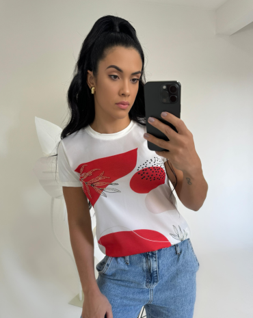 t-shirt-premium-para-mulheres-com-detalhes-em-strass-atacado-rua-44-goiania 