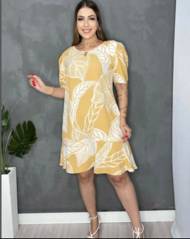 Vestido Plus Size Curto com Estampa Floral e Babado