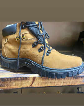 Bota Cuturno Adventure Tratorada de Couro