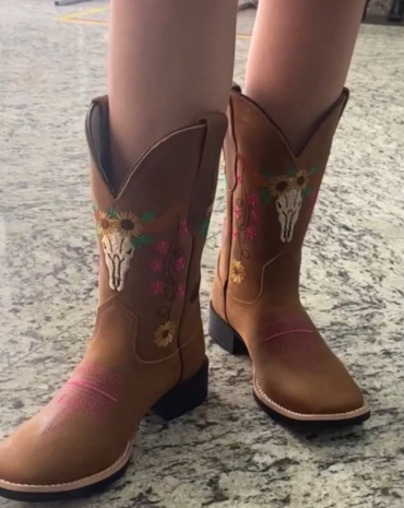 bota-feminina-de-couro-texana-bordada-atacado-rua-44-goiania 