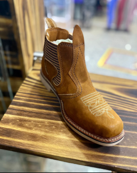 Bota Latex com Bico Quadrado de Couro