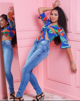 Calça Jeans Feminina Sky Clean Apertadinha