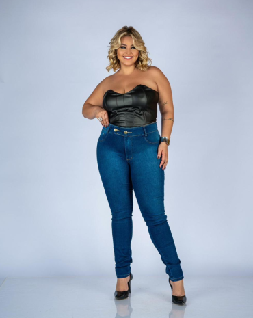 calca-jeans-plus-size-com-cos-reforcado-atacado-rua-44-goiania 
