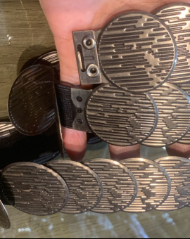 Cinto em Medalhas Grandes Feminino Cor Bronze